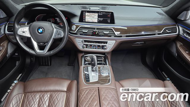 BMW 7-Series 2022 — photo 10
