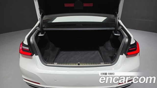 BMW 7-Series 2022 — photo 25