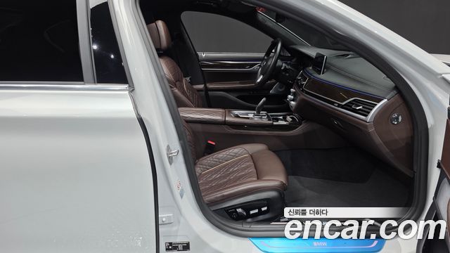 BMW 7-Series 2022 — photo 16