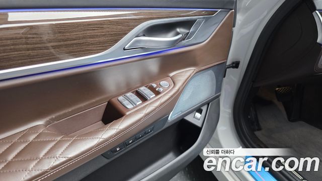 BMW 7-Series 2022 — photo 29