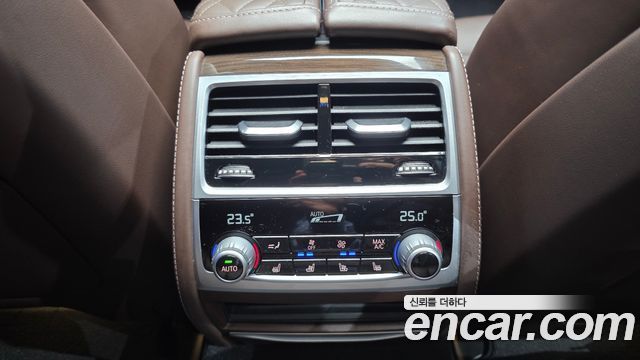 BMW 7-Series 2022 — photo 31