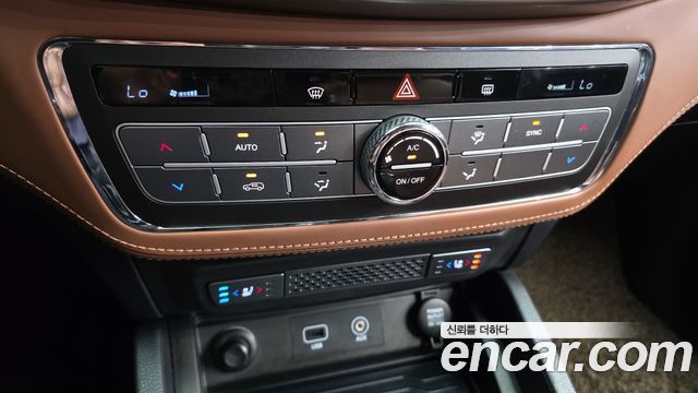 KG Mobility Rexton 2018 — photo 22