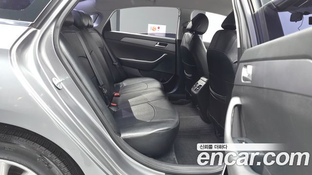Hyundai Sonata 2018 — photo 18