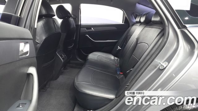 Hyundai Sonata 2018 — photo 16