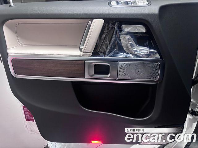 Mercedes-Benz G-Class 2026 — photo 12