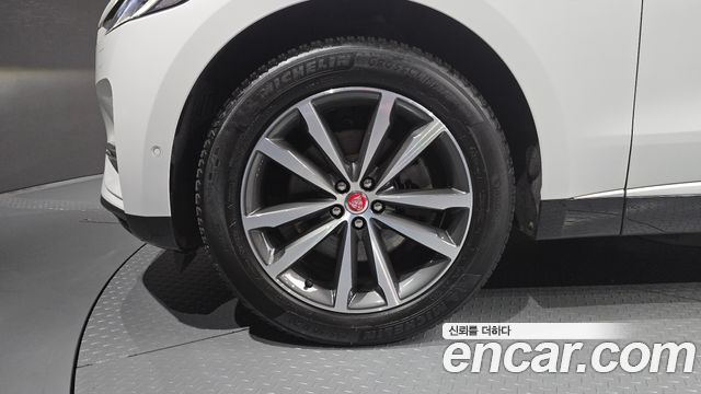 Jaguar F-PACE 2021 — photo 5