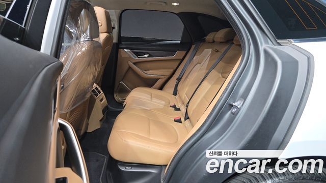 Jaguar F-PACE 2021 — photo 18