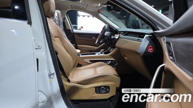 Jaguar F-PACE 2021 — photo 16