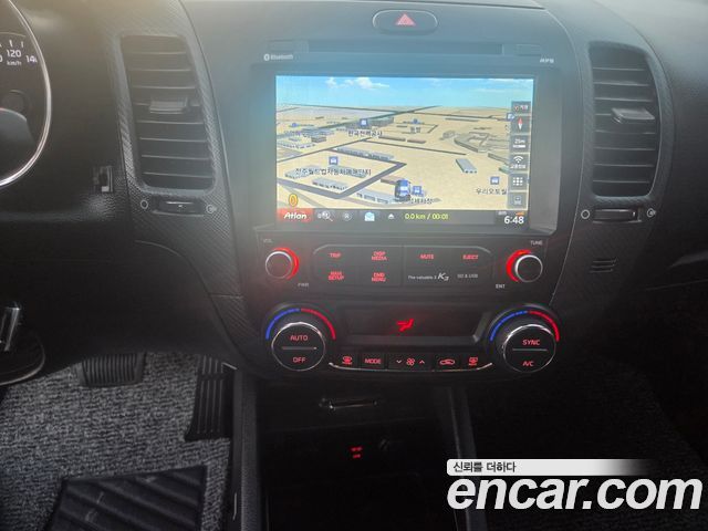 Kia K3 2016 — photo 14