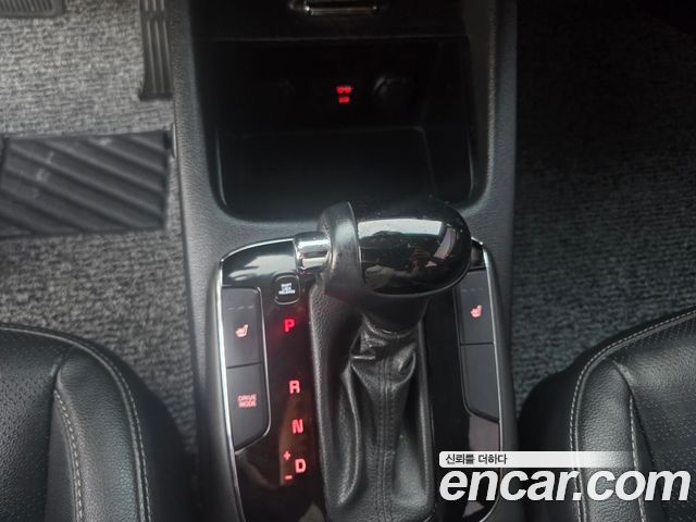 Kia K3 2016 — photo 15