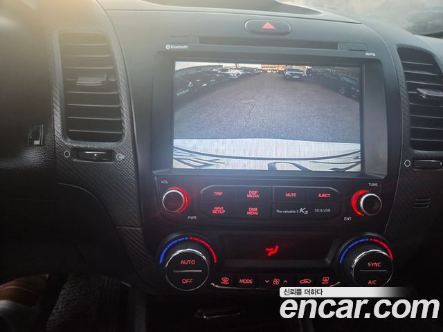 Kia K3 2016 — photo 16