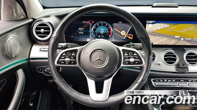 Mercedes-Benz E-Class 2019 — photo 13