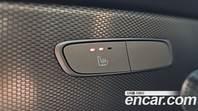 Mercedes-Benz E-Class 2019 — photo 19