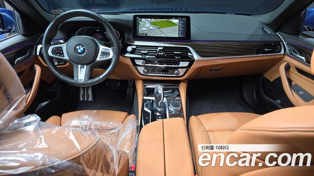 BMW 5-Series 2021 — photo 10