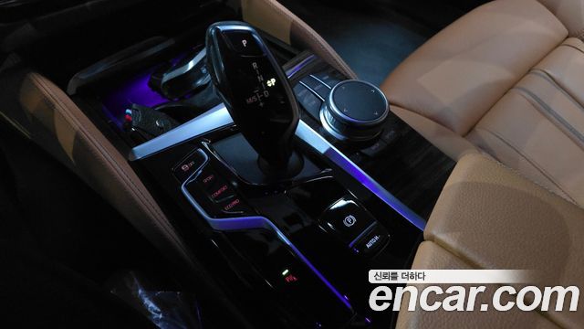 BMW 5-Series 2021 — photo 12