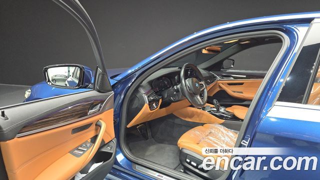 BMW 5-Series 2021 — photo 13