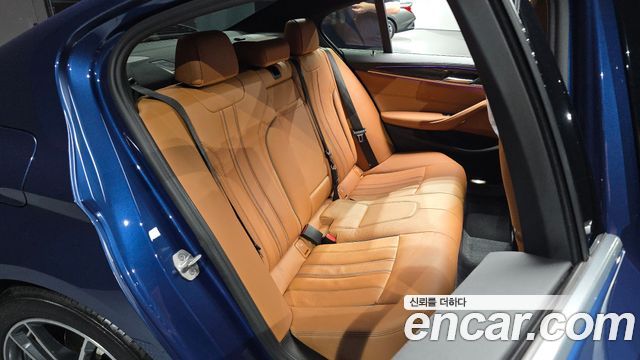 BMW 5-Series 2021 — photo 17