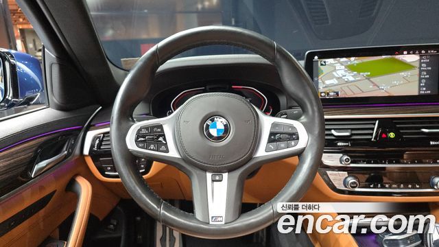 BMW 5-Series 2021 — photo 19
