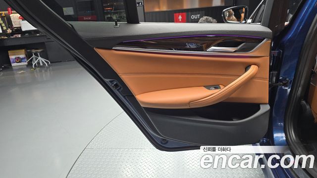 BMW 5-Series 2021 — photo 15