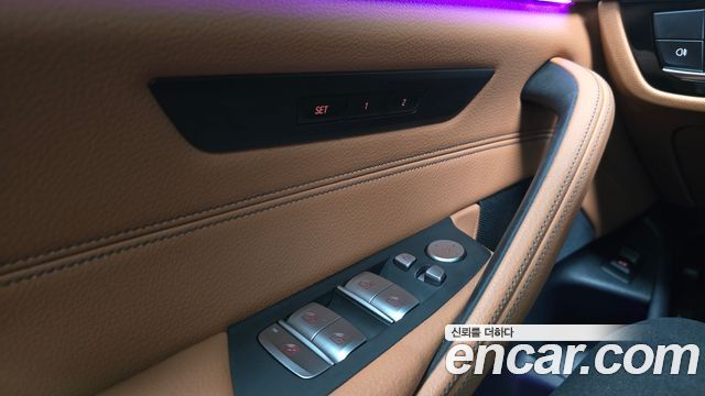 BMW 5-Series 2021 — photo 28