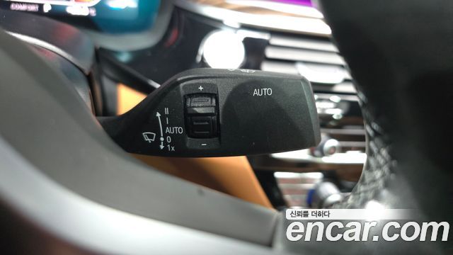 BMW 5-Series 2021 — photo 30