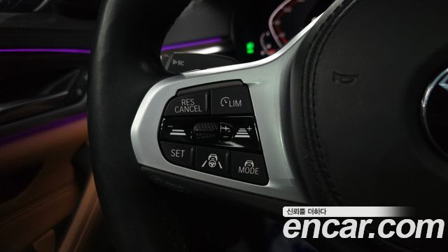 BMW 5-Series 2021 — photo 31
