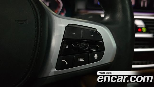 BMW 5-Series 2021 — photo 32