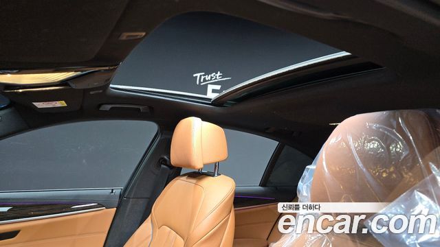BMW 5-Series 2021 — photo 34