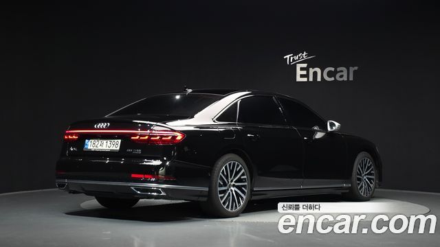 Audi A8 2021 — photo 2