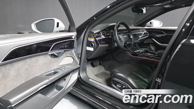 Audi A8 2021 — photo 10
