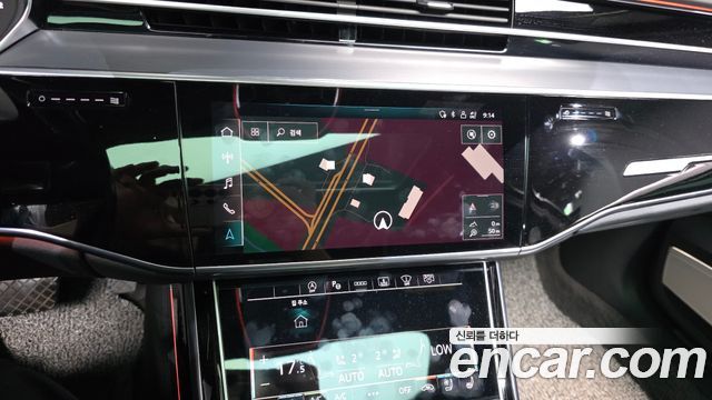 Audi A8 2021 — photo 14