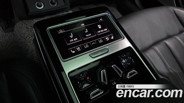 Audi A8 2021 — photo 18