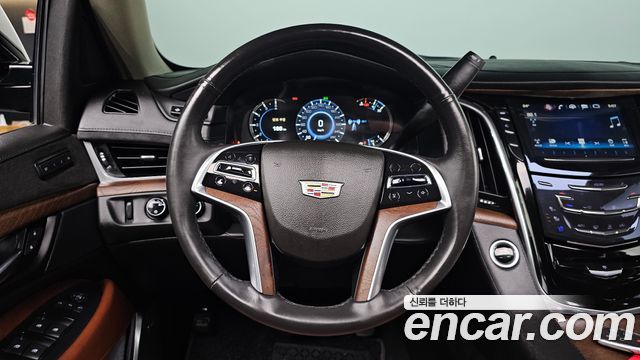Cadillac Escalade 2019 — photo 18
