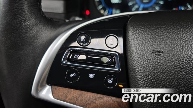 Cadillac Escalade 2019 — photo 19