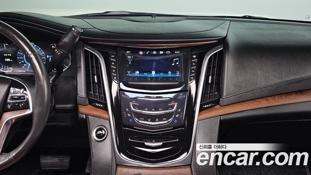 Cadillac Escalade 2019 — photo 20