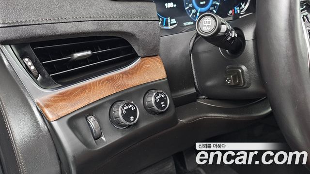 Cadillac Escalade 2019 — photo 23