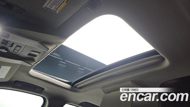 Cadillac Escalade 2019 — photo 24