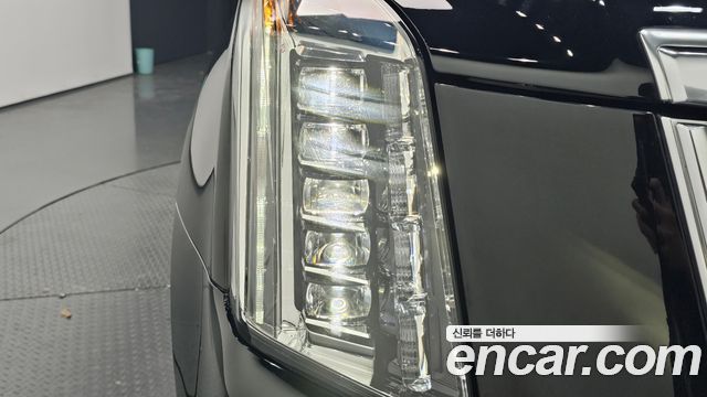 Cadillac Escalade 2019 — photo 8