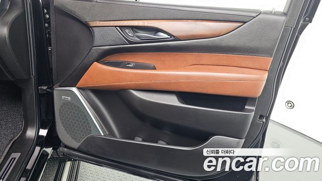 Cadillac Escalade 2019 — photo 14