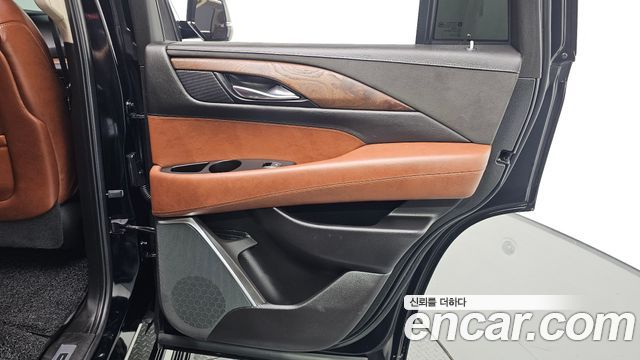 Cadillac Escalade 2019 — photo 15
