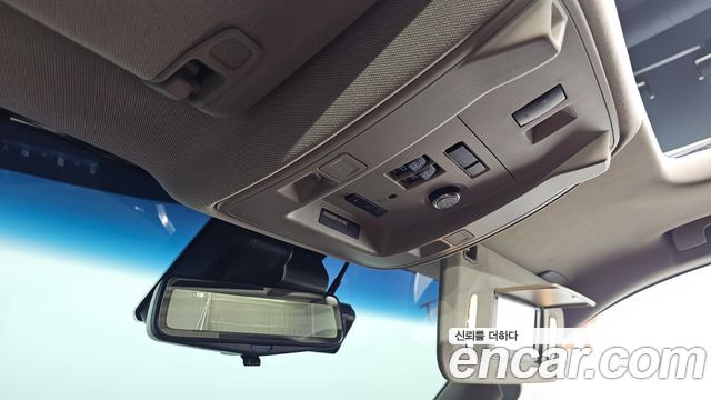 Cadillac Escalade 2019 — photo 27
