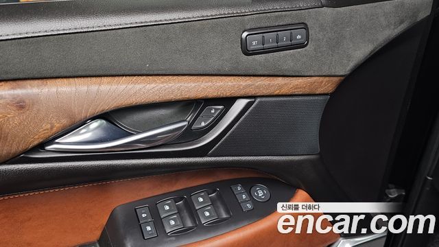 Cadillac Escalade 2019 — photo 30