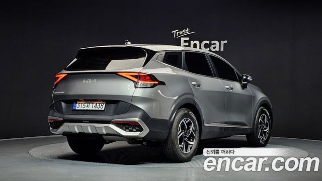 Kia Sportage 2023 — photo 2