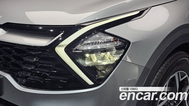 Kia Sportage 2023 — photo 8