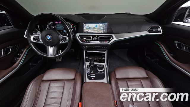 BMW 3-Series 2019 — photo 10