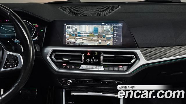 BMW 3-Series 2019 — photo 19