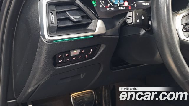 BMW 3-Series 2019 — photo 22