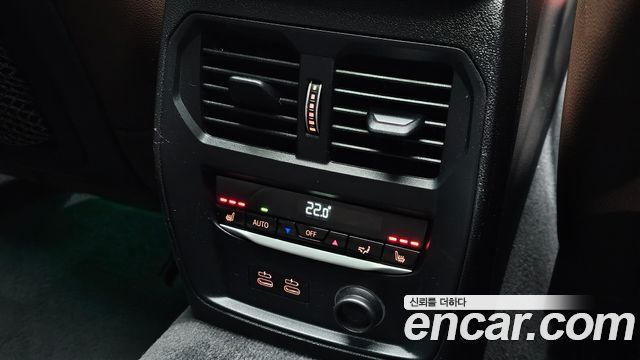 BMW 3-Series 2019 — photo 23