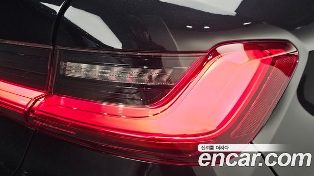BMW 3-Series 2019 — photo 9