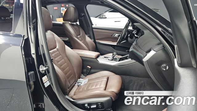 BMW 3-Series 2019 — photo 16